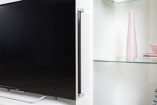 TV-тумба-комод с двумя навесными полками и пенал со стеклом в гостиную Валенсия цвет белый шагрень TV-тумба-комод с двумя навесными полками и пенал со стеклом в гостиную Валенсия цвет белый шагрень