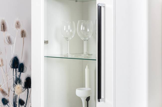 TV-тумба-комод с двумя навесными полками и пенал со стеклом в гостиную Валенсия цвет белый шагрень TV-тумба-комод с двумя навесными полками и пенал со стеклом в гостиную Валенсия цвет белый шагрень