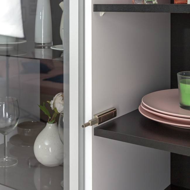 Два шкафа-пенала с выдвижным ящиком Сидней цвет белый/чёрный/МДФ белый глянец Два шкафа-пенала с выдвижным ящиком Сидней цвет белый/чёрный/МДФ белый глянец