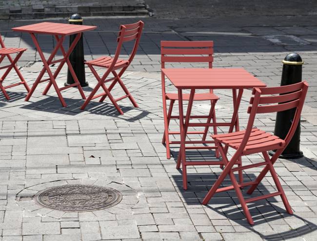 Стол пластиковый складной Helen Folding Table 60 марсала 600х600х740 мм